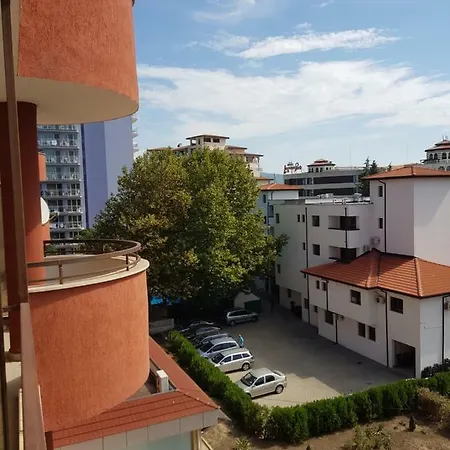 в4-3, Ashton Hall Sunny Beach